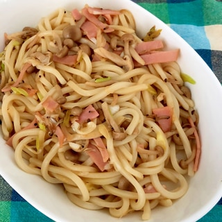 ハムとしめじの焼きうどん★